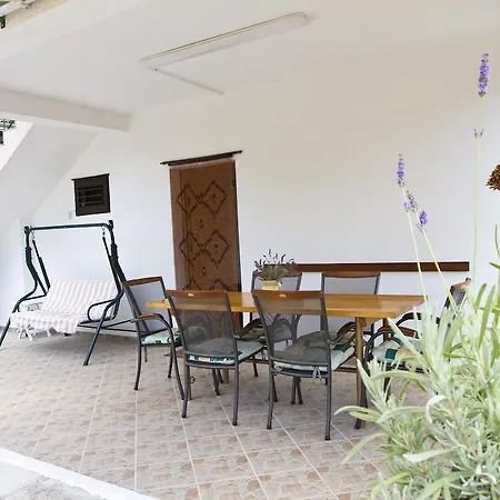 Holiday Olivari Tisno
